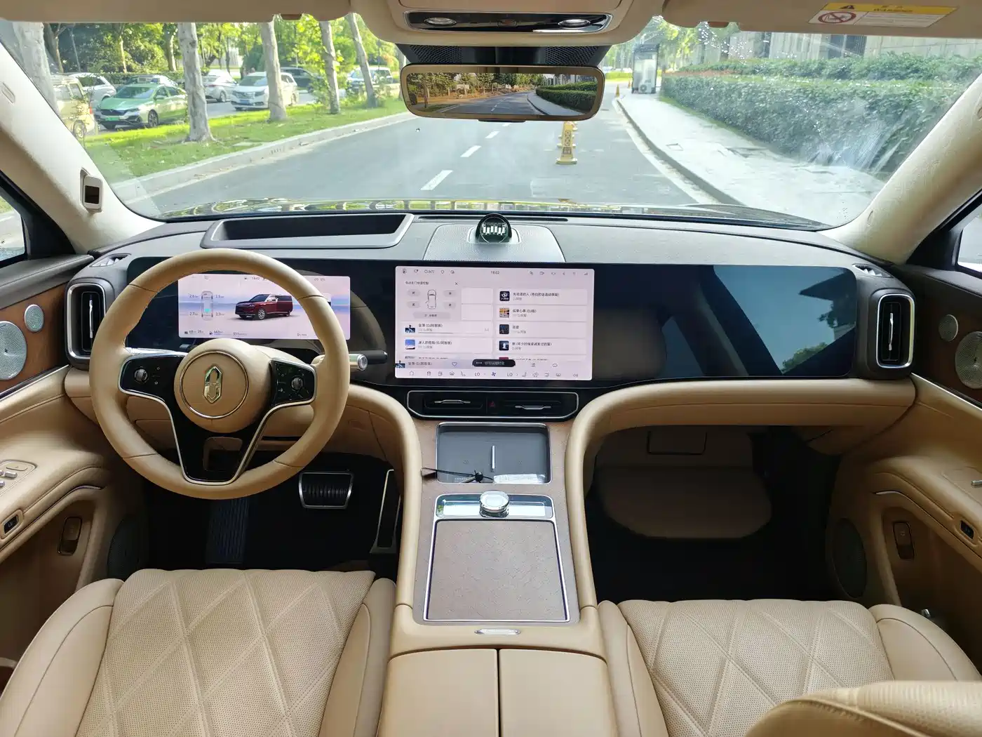 AITO Wenjie AITO M9 2025 Extended Range Ultra 52kWh 6-Seater фото 8