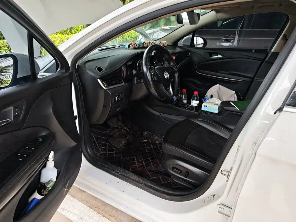 Photo 14 - Buick Verano