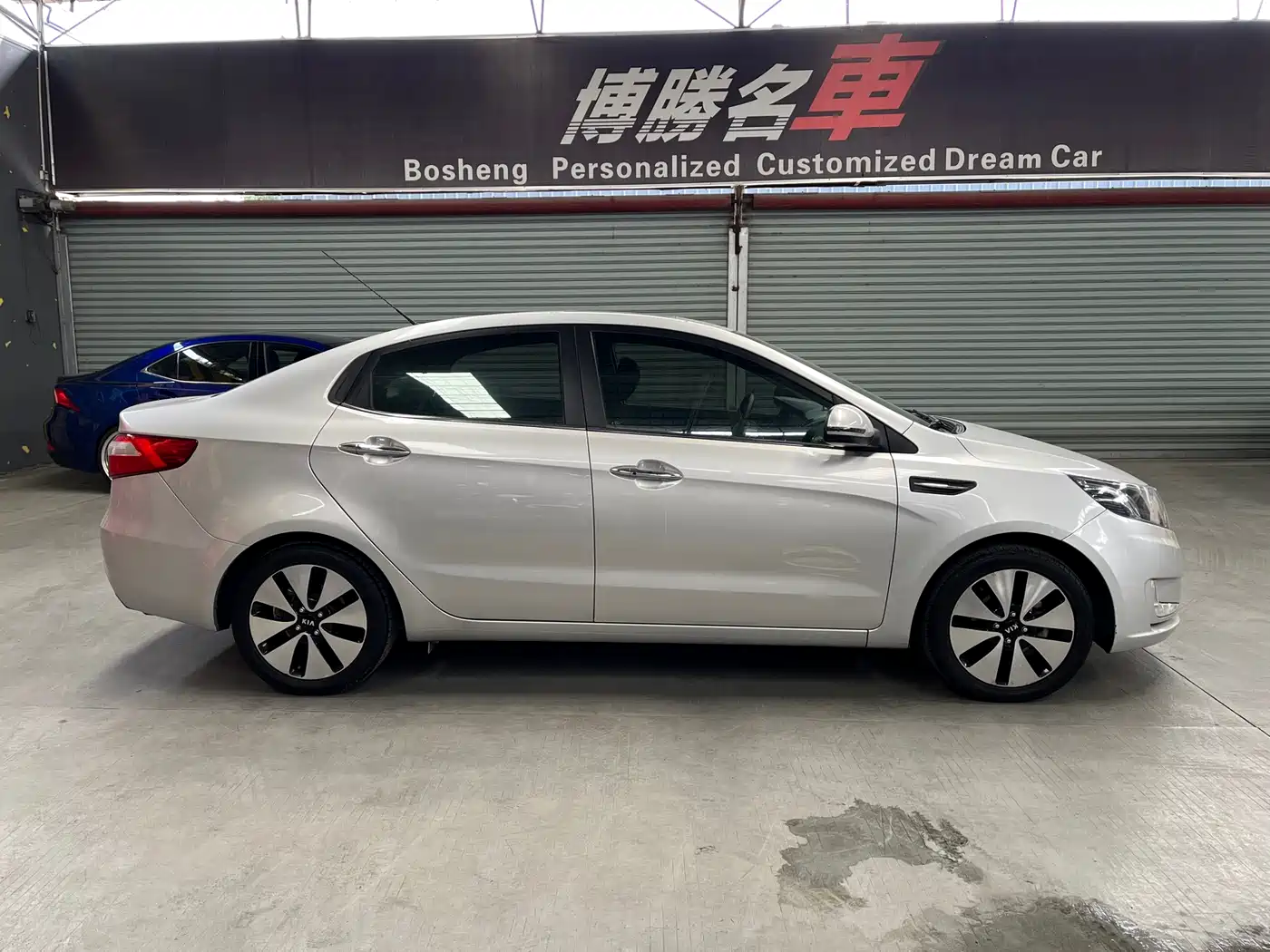 Kia K2 2012 Sedan 1.6L AT Premium Commemorative Edition фото 8