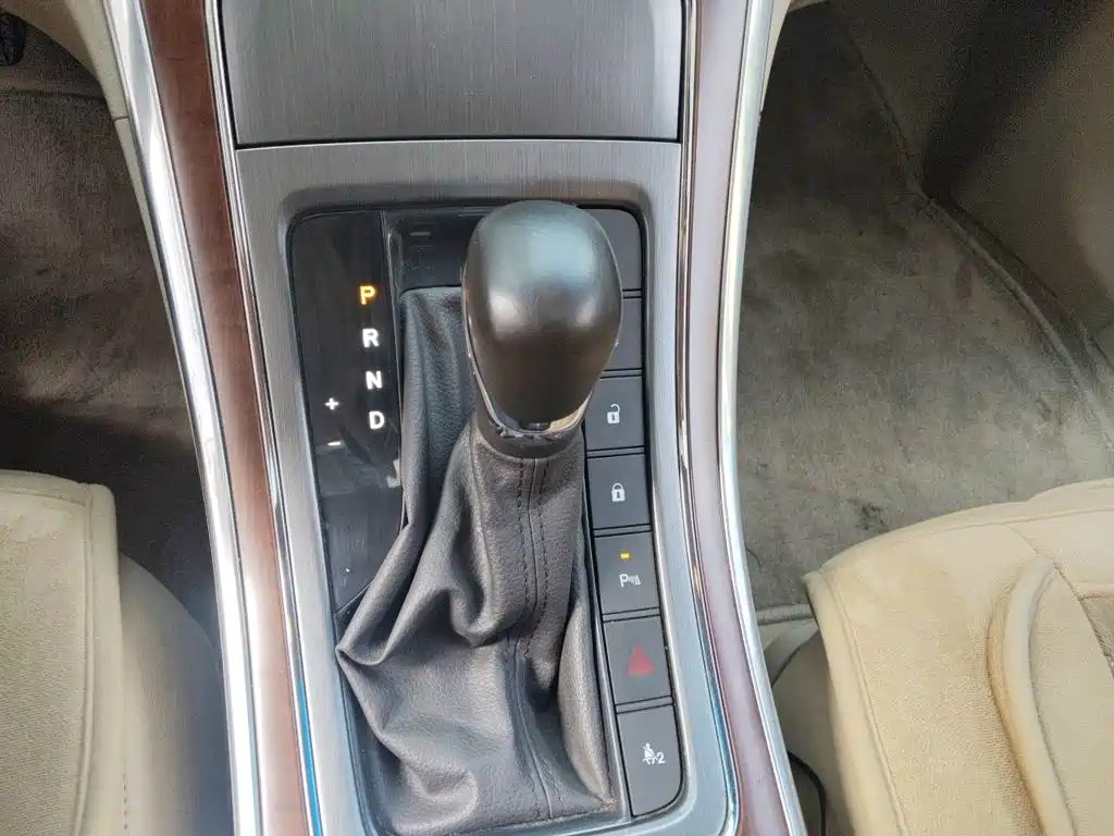 Roewe 950 2015 2012 2.0L Comfort Edition