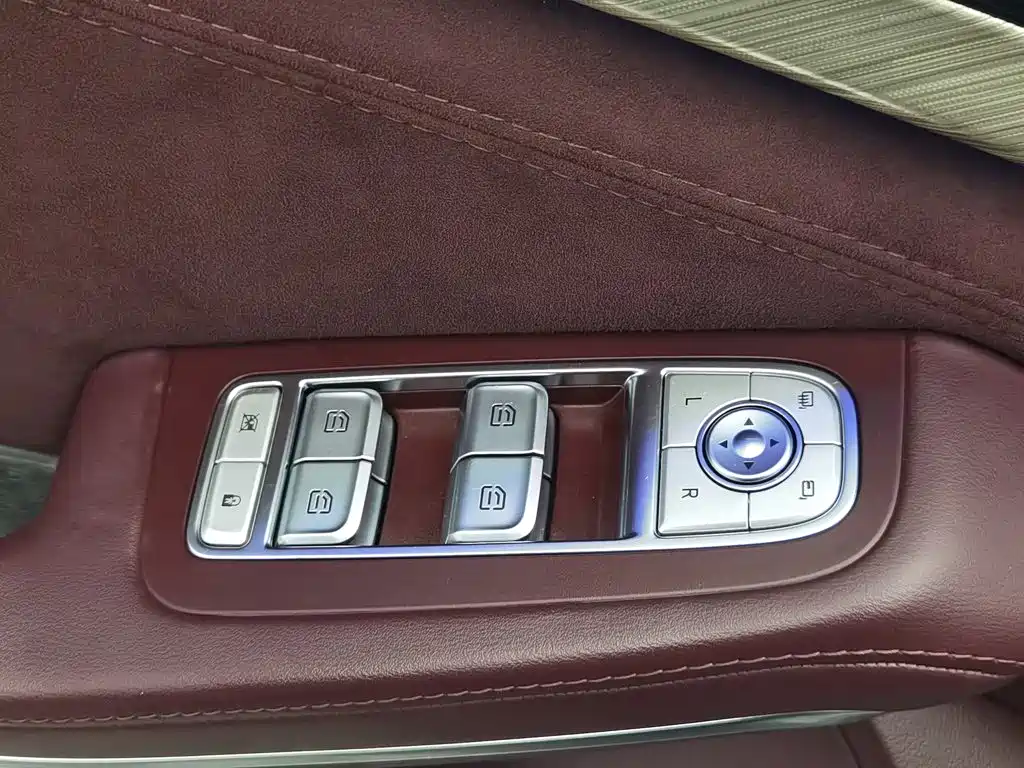 Hongqi H9, миниатюра 9