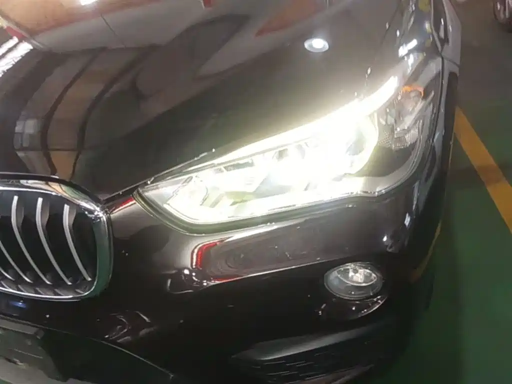 BMW X1 2016 sDrive18Li Premium Model фото 24