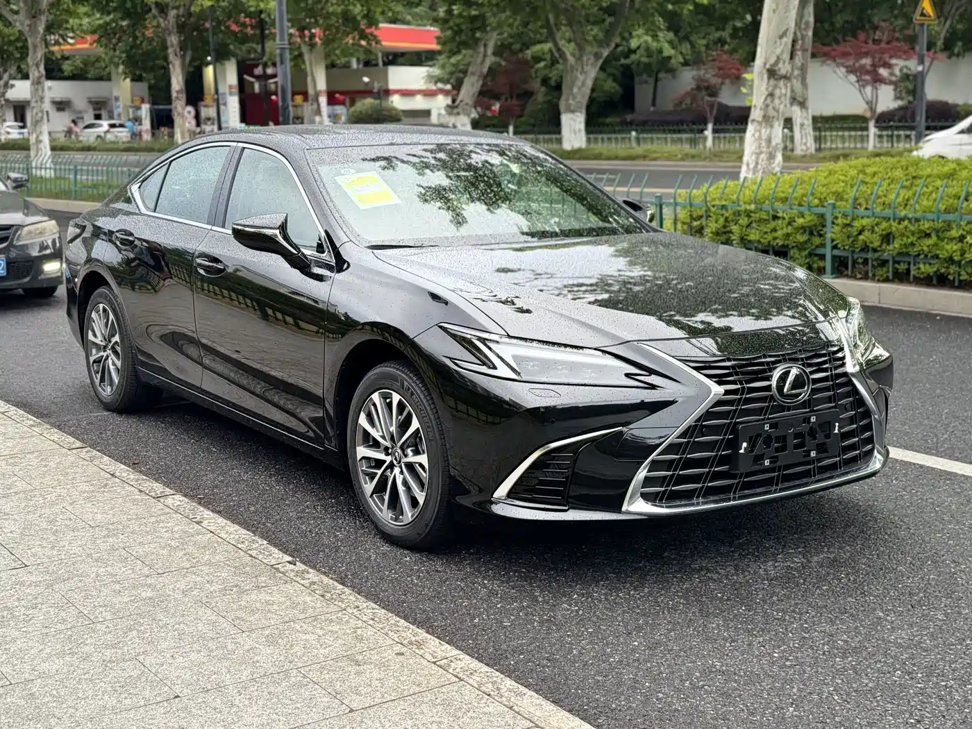 Lexus ES 2025 200 Ultimate Edition фото 3