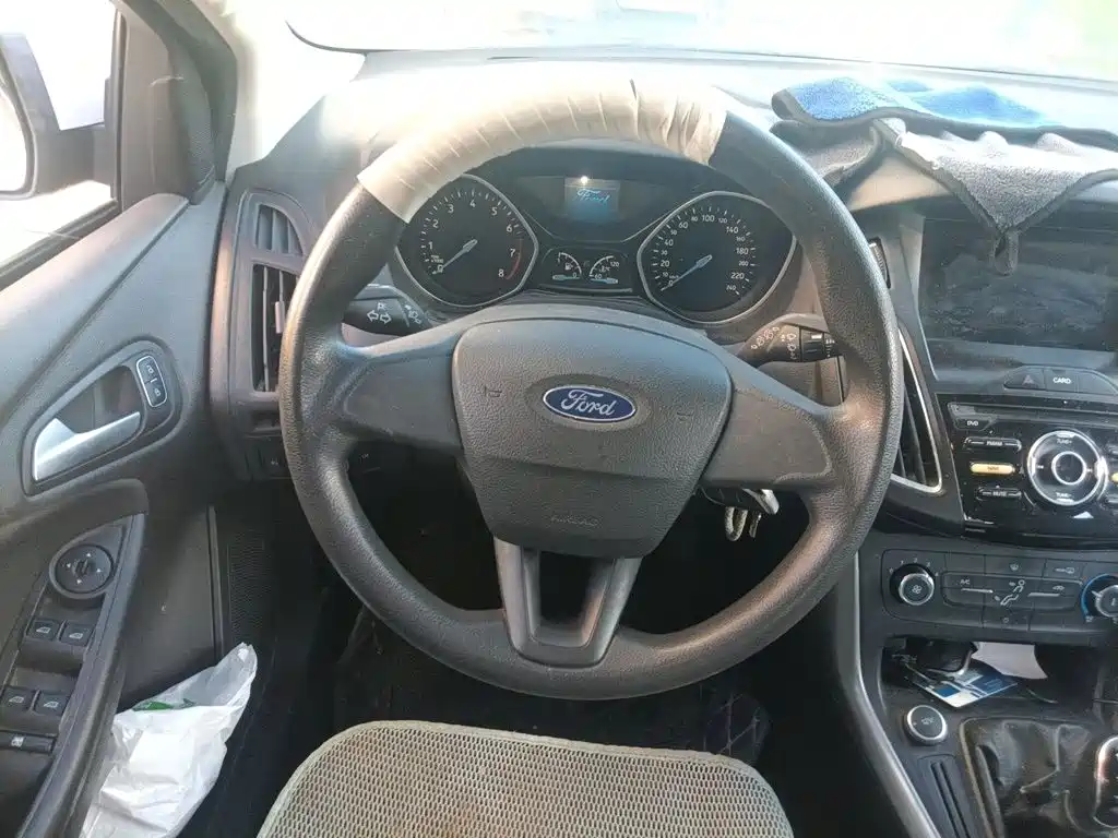 Фото 7 - Ford Focus