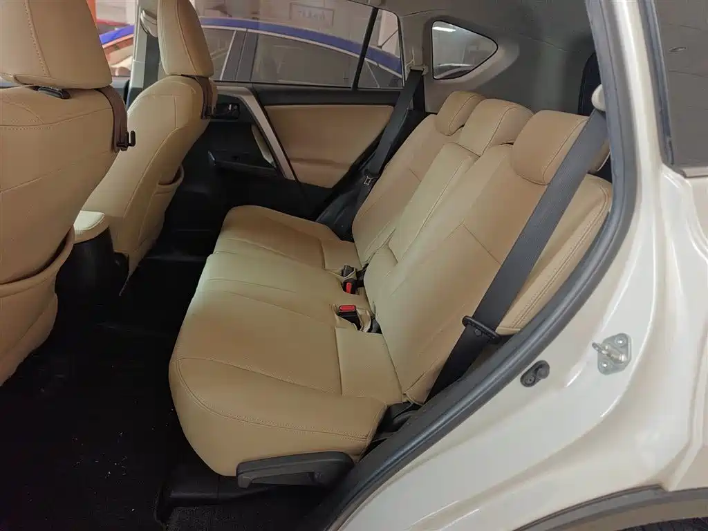 Toyota RAV4 Rongfang 2016 2.0L CVT 2WD Trend (China V) фото 13