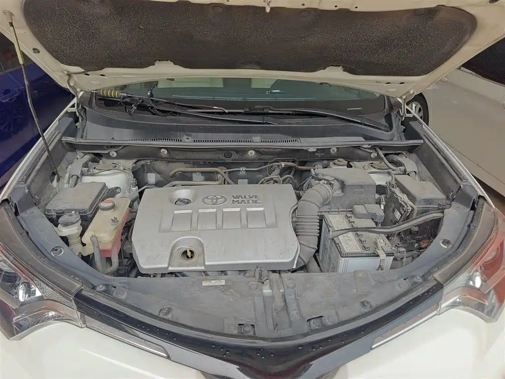 Toyota RAV4 Rongfang 2016 2.0L CVT 2WD Trend (China V) фото 16
