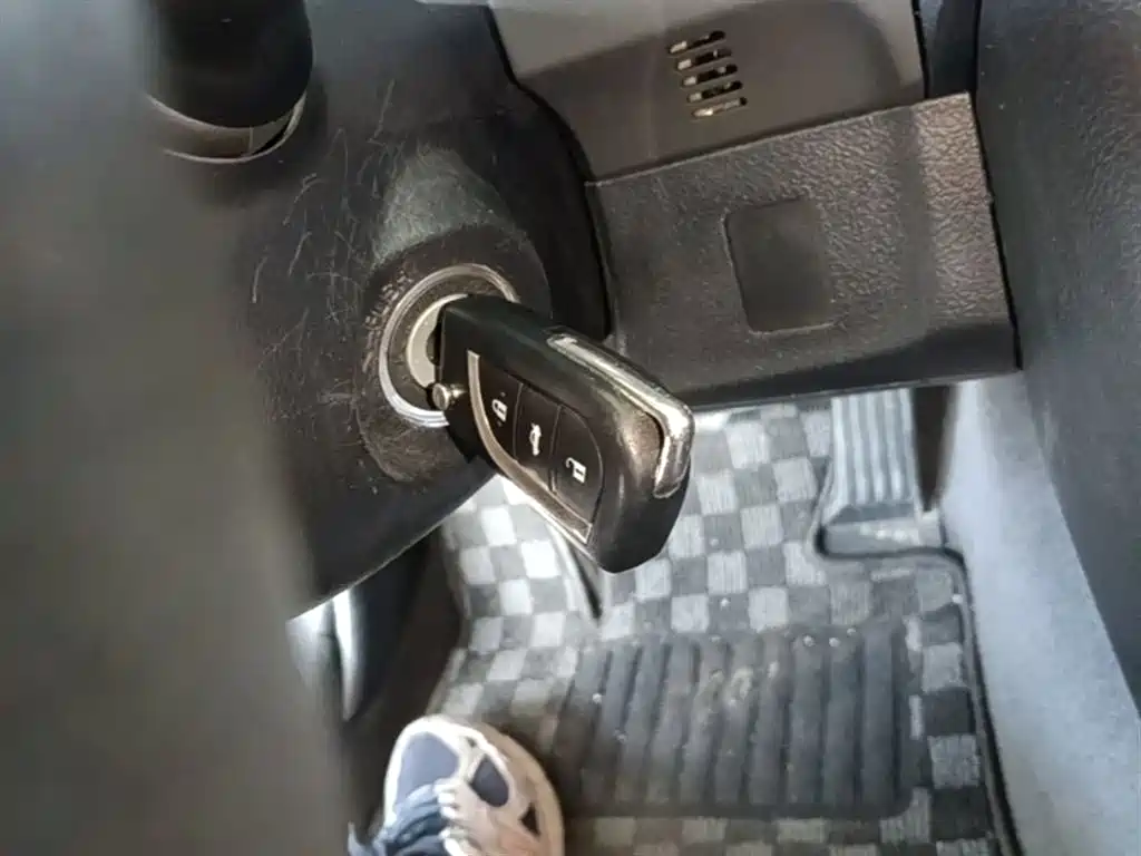 Toyota Reiz 2013 2.5V Premium Edition фото 9