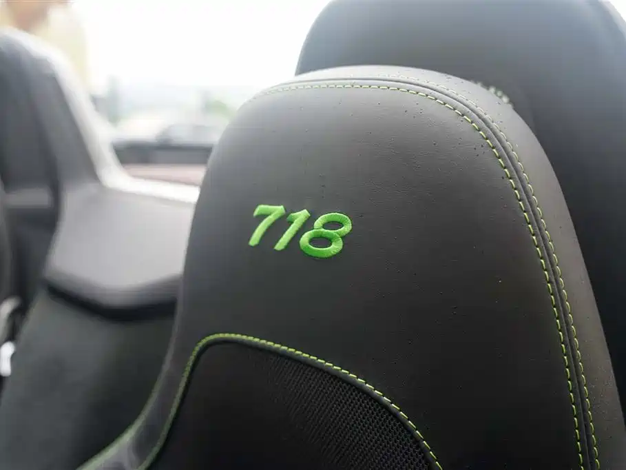 Porsche 718 2022 Boxster T 2.0T фото 22