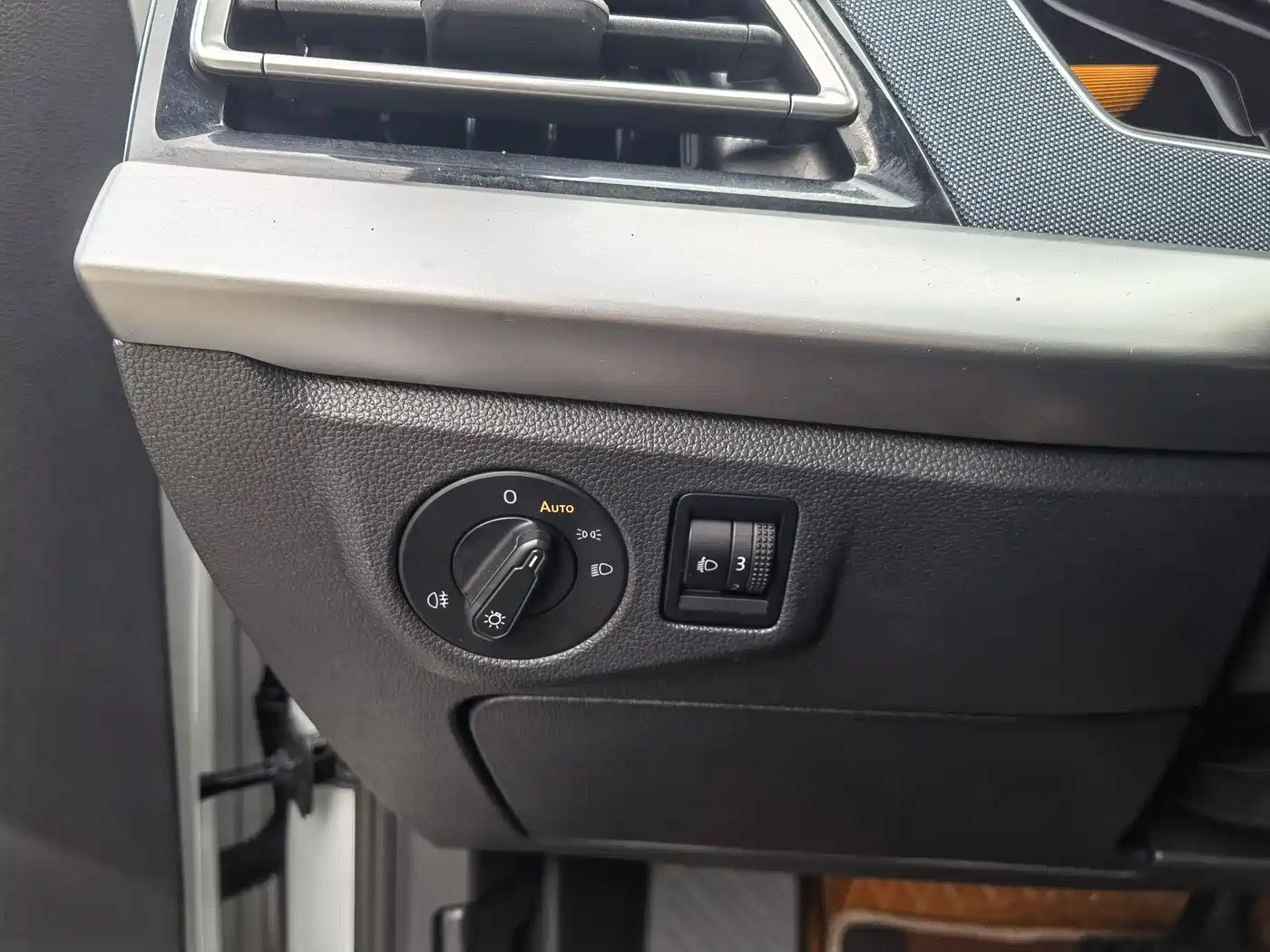 Volkswagen Lavida 2024 Model 1.5L Automatic Delight Edition фото 15