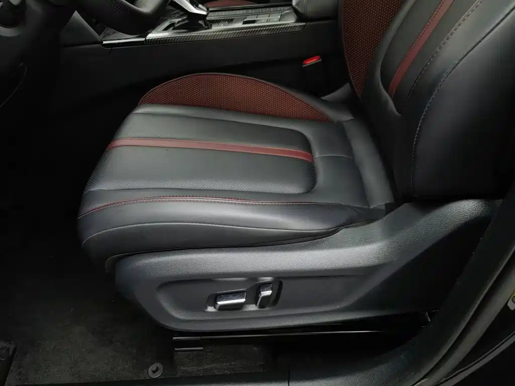 Besturn Bestune T55 2021 2021 1.5T Auto Dynamic Premium Edition