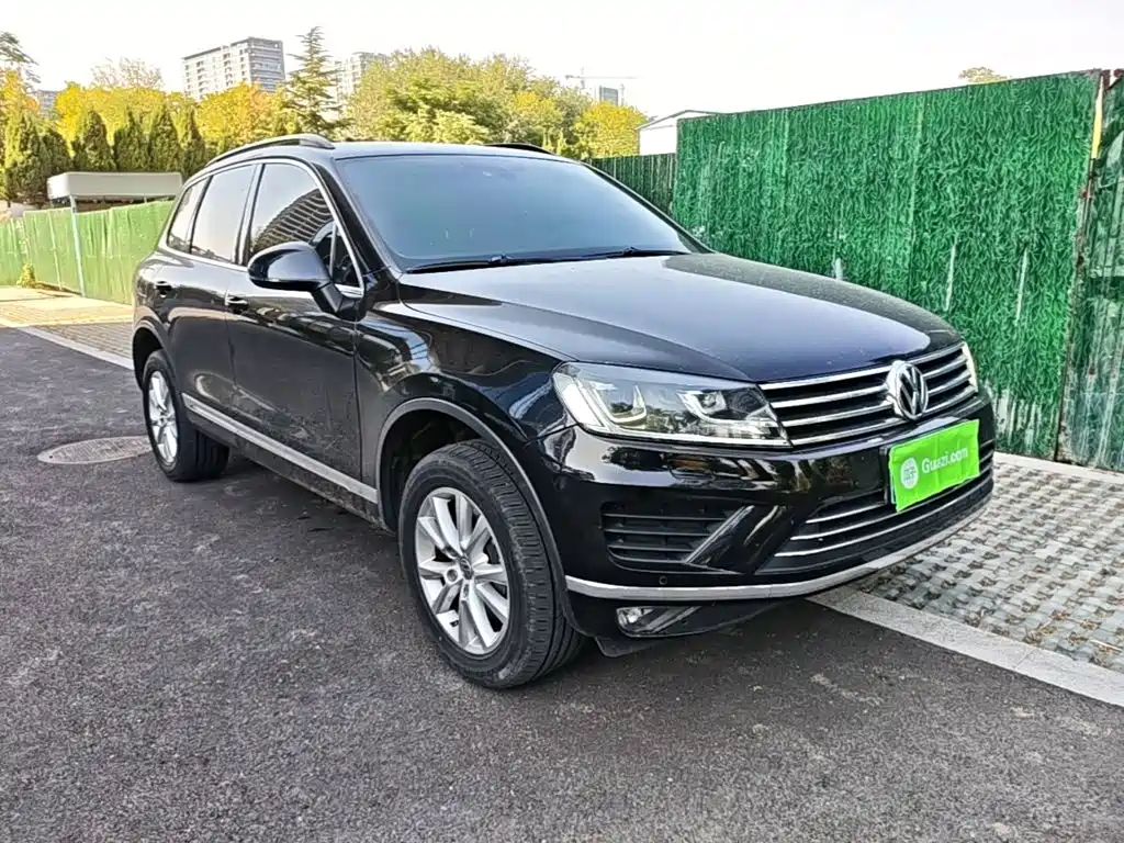 Фото 4 - Volkswagen Touareg