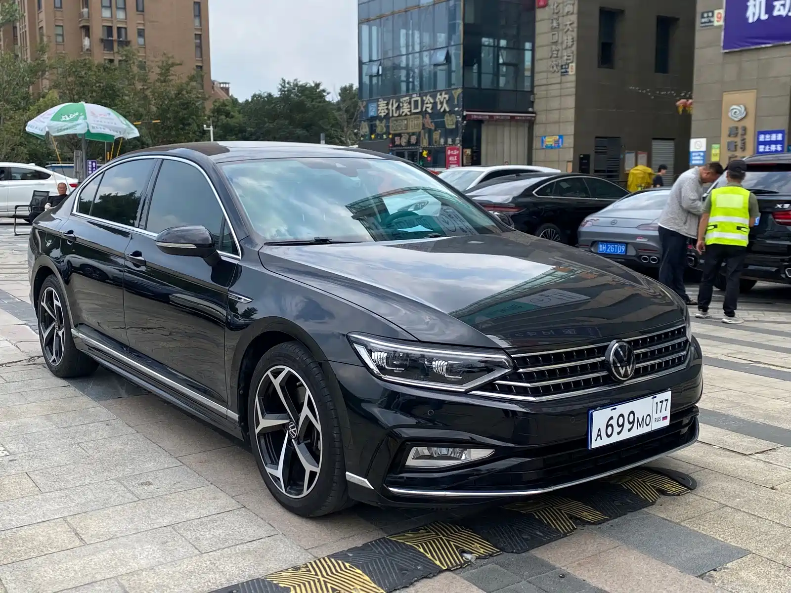 Photo 3 - Volkswagen Magotan