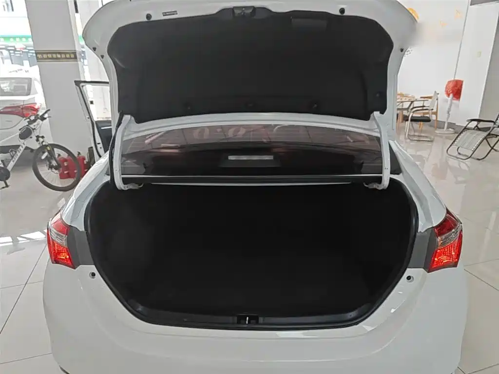 Toyota Corolla 2018 1.2T S-CVT GL Smart Edition фото 19