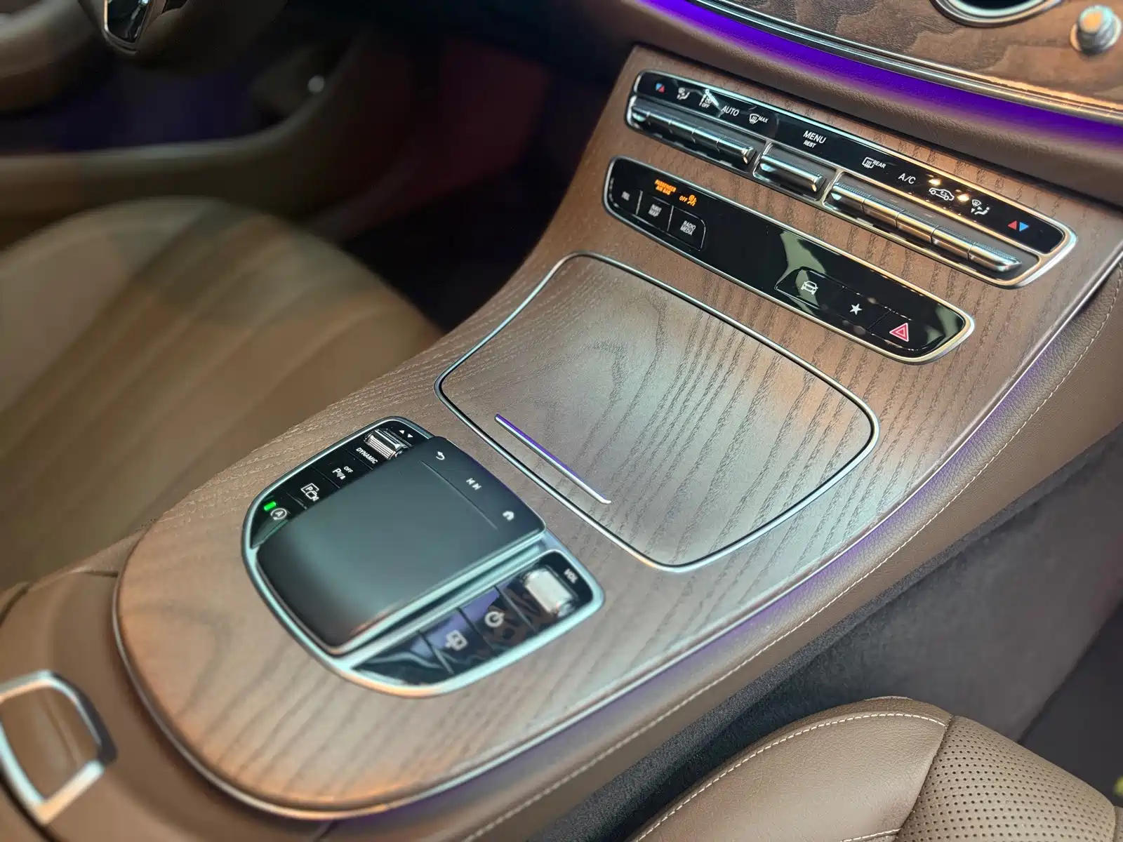 Фото 19 - Mercedes-Benz E-Class