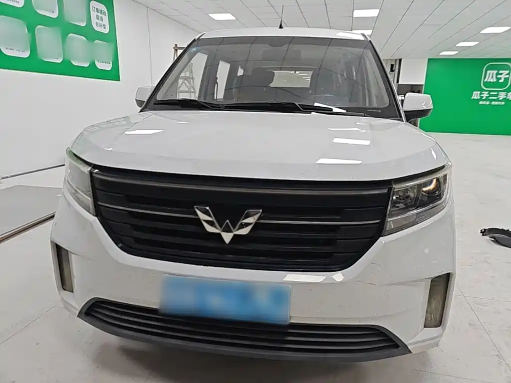 Wuling Motors Wuling Hongguang PLUS 2020 2019 1.5T Manual Luxury 7-seater