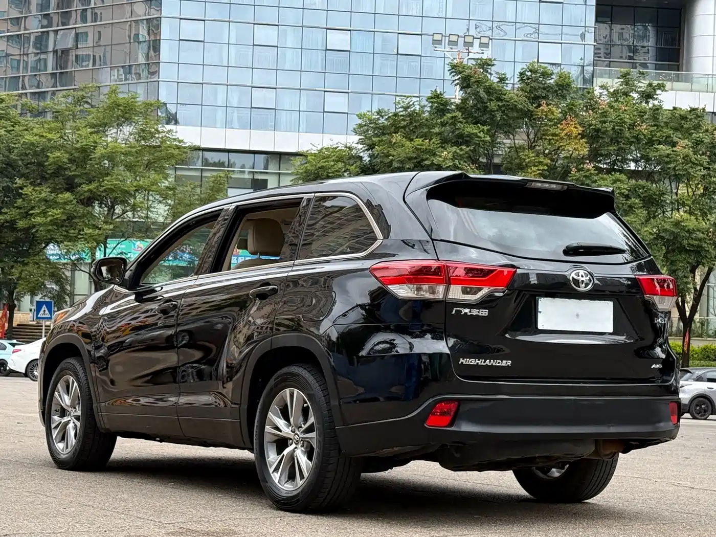 Фото 7 - Toyota Highlander