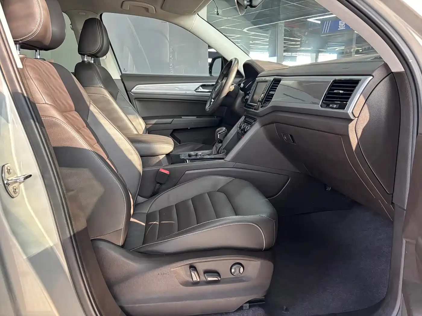 Volkswagen Teramont 2017 530 V6 4WD Luxury Edition фото 4