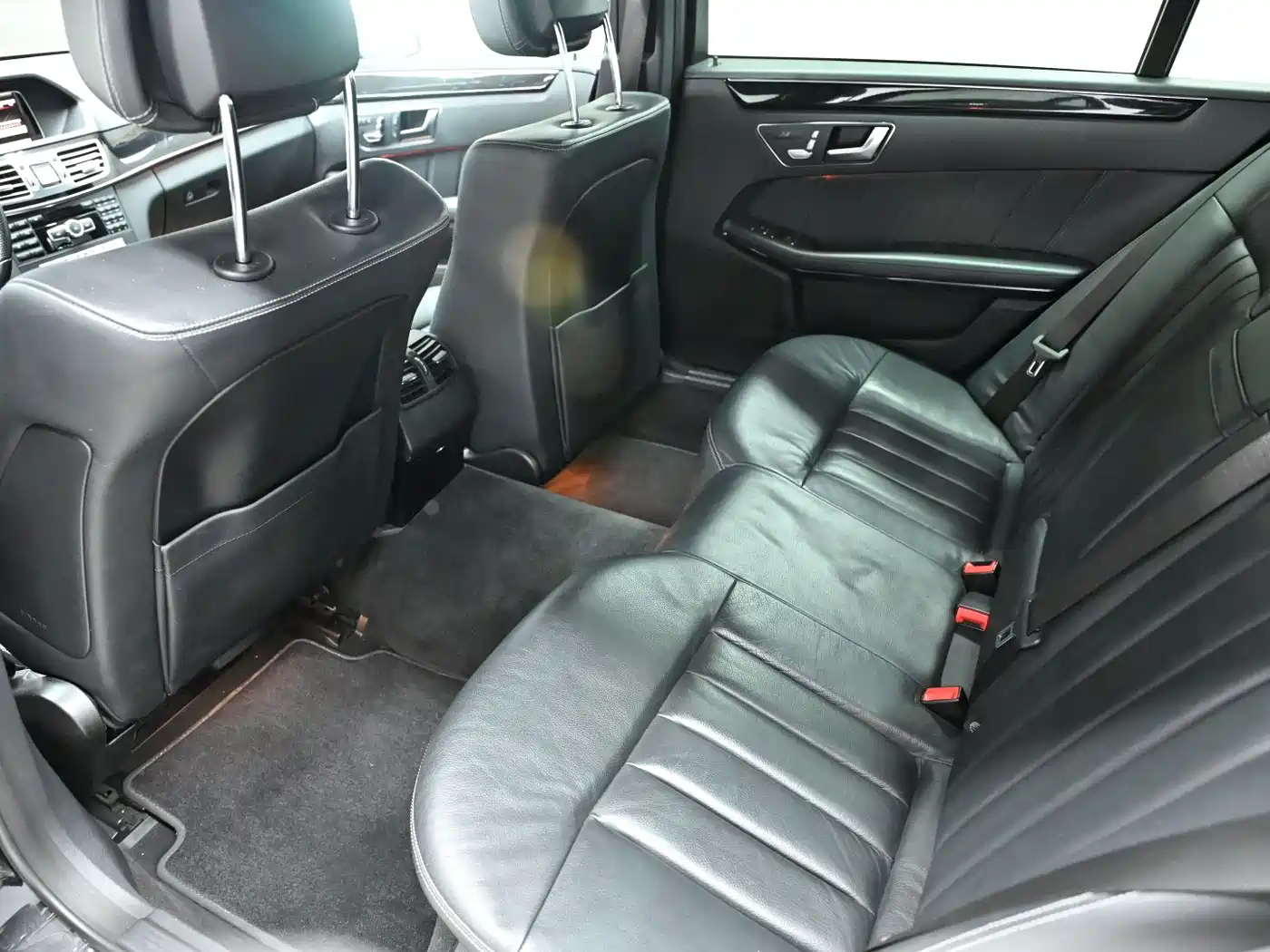 Mercedes-Benz E-Class 2014 E 300 L Sport фото 6