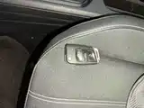 Photo 9 - Volkswagen Tiguan L