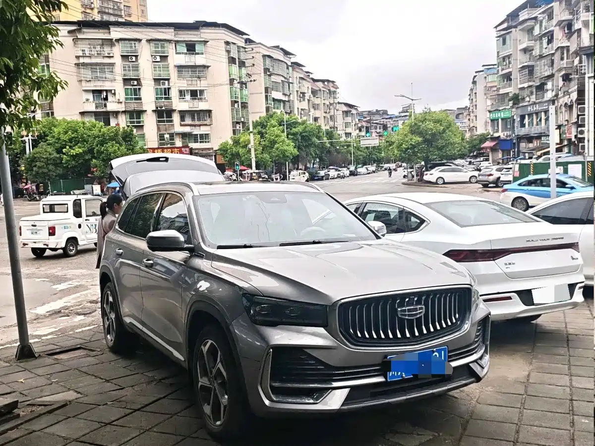 Фото 2 - Geely Monjaro