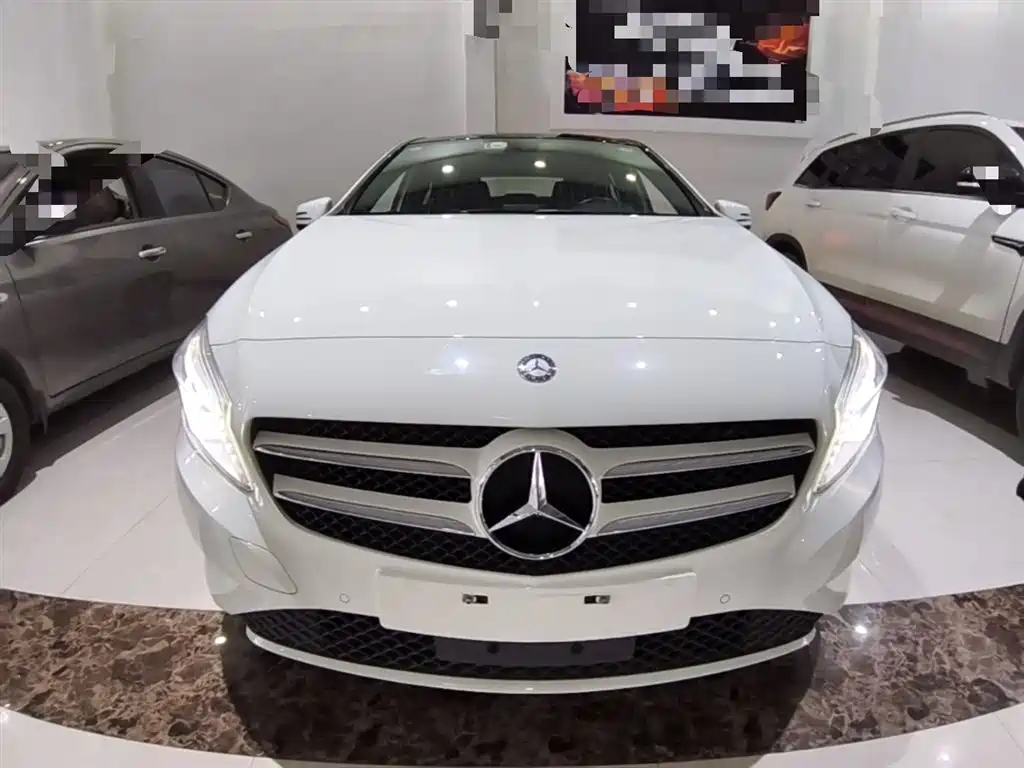 Mercedes-Benz A-Class (Import) 2015 A 180 фото 3