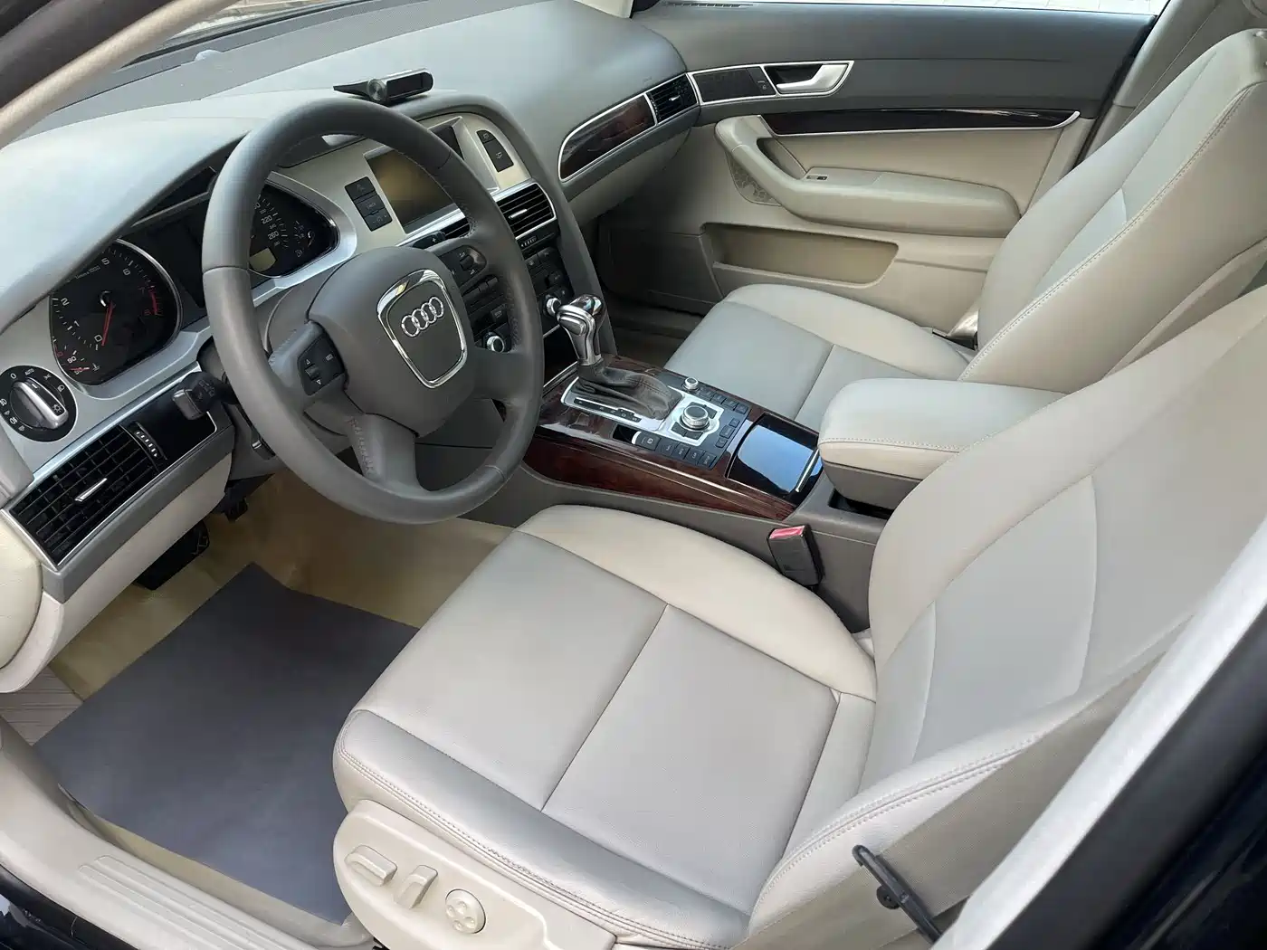 Фото 6 - Audi A6L