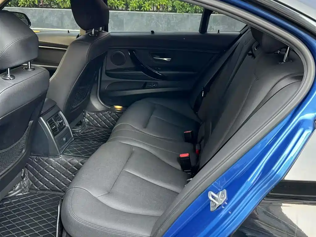 BMW 3 Series 2017 320Li M Sport фото 14