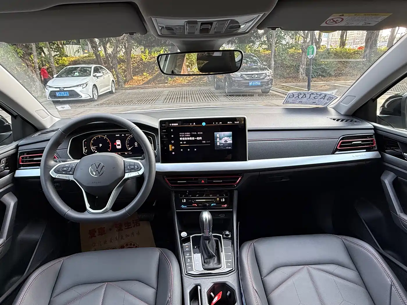 Volkswagen Lavida 2024 Model 300TSI DSG Starlight Leading Edition фото 5