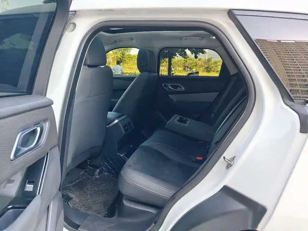 Фото 7 - Land Rover Range Rover Velar