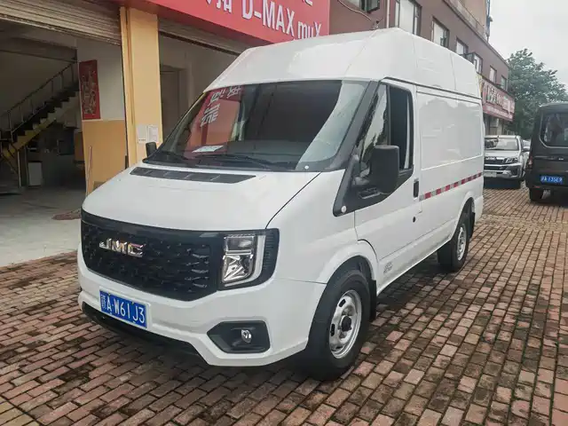Jiangling JMC Fushun 2025 Model 2.0T 8AT Diesel Short Wheelbase Medium-High Roof Commercial Van 2/3 Seats