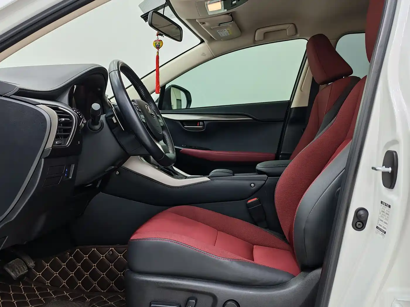 Lexus NX 2020 200 FWD Sharp Edition China V фото 7