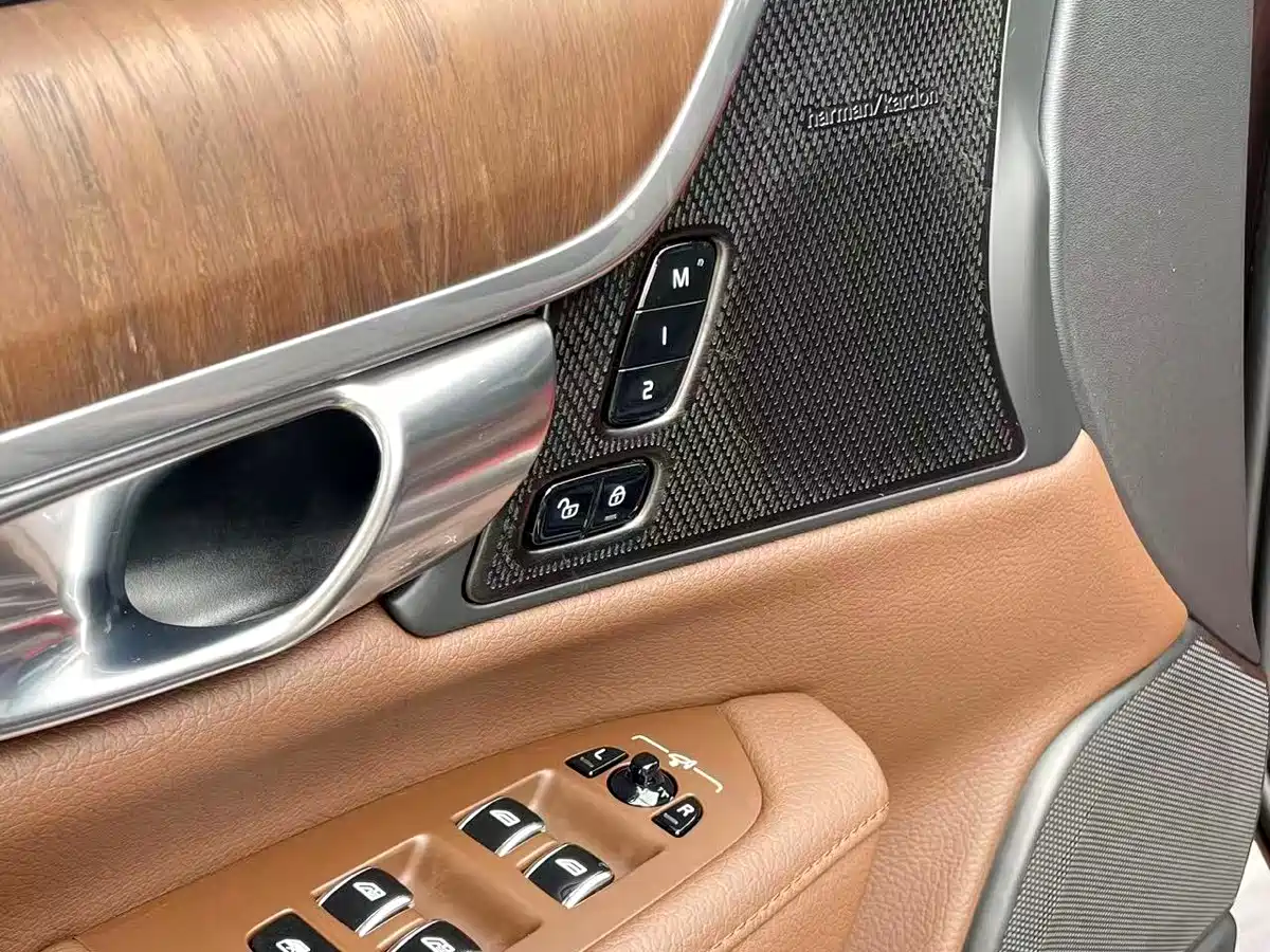 Volvo S90 2021 Model B5 Inscription Luxury Edition фото 10