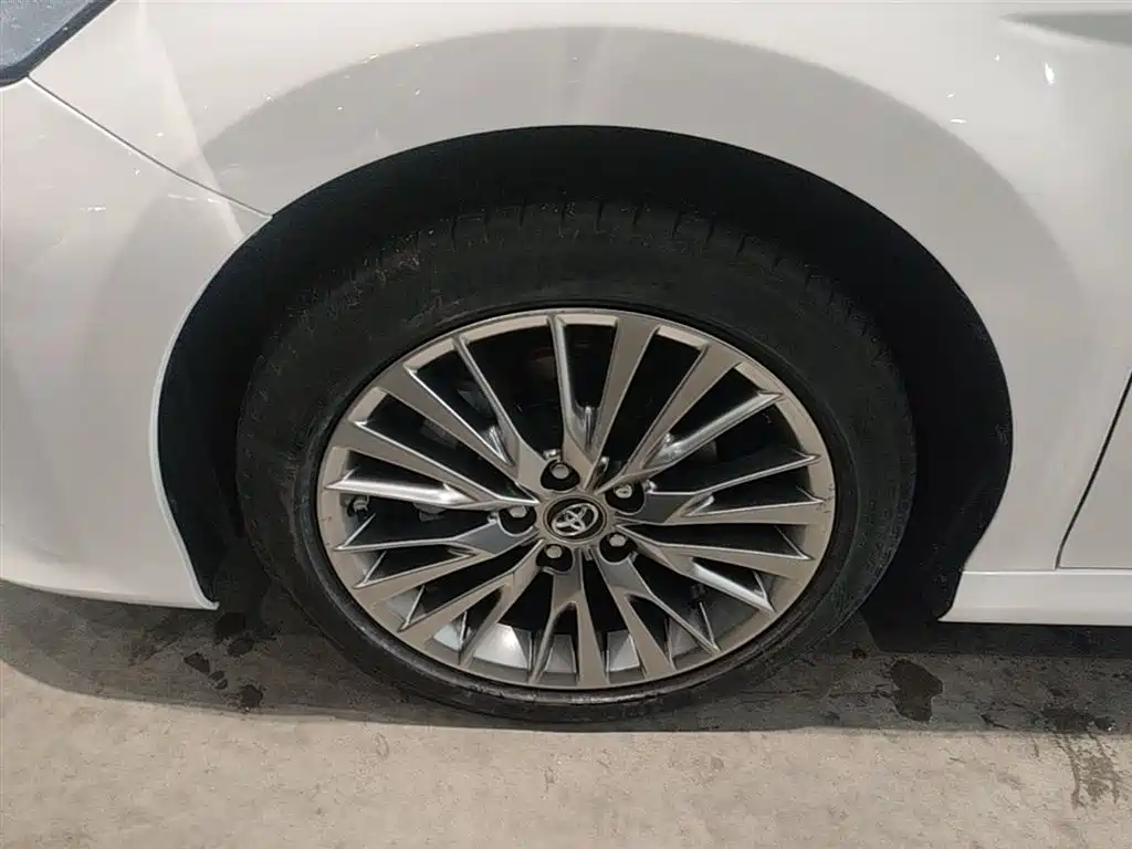 Toyota Camry 2019 Hybrid 2.5HG Luxury Edition China VI фото 23