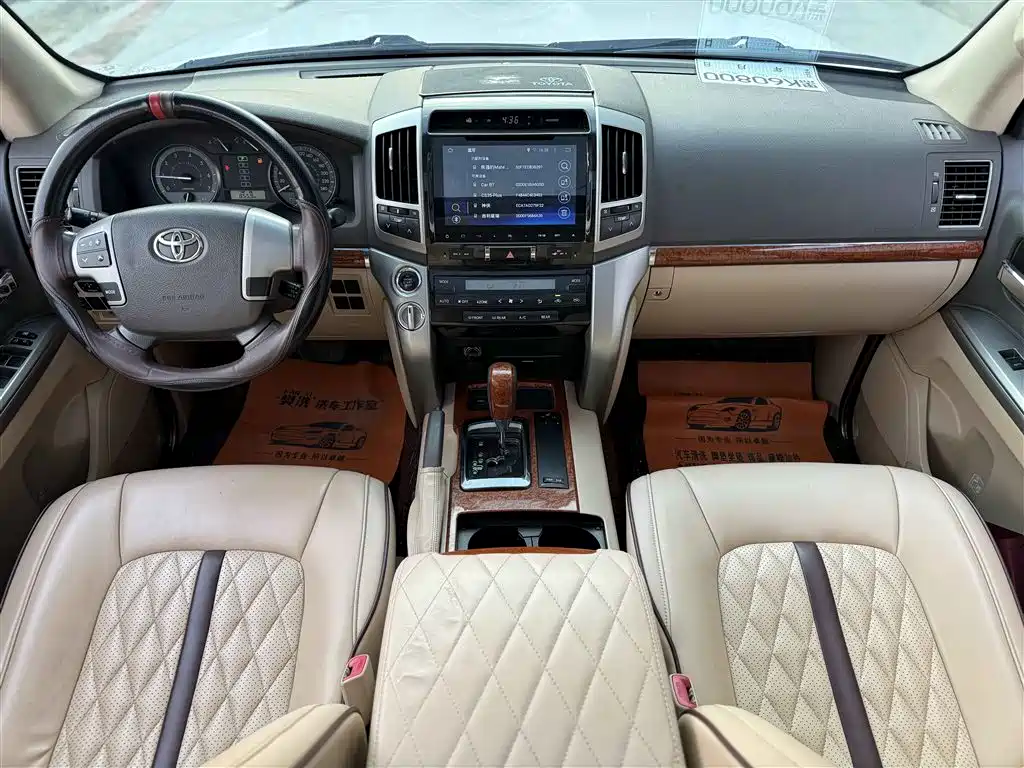 Toyota Land Cruiser 2012 4.0L Automatic VX фото 6