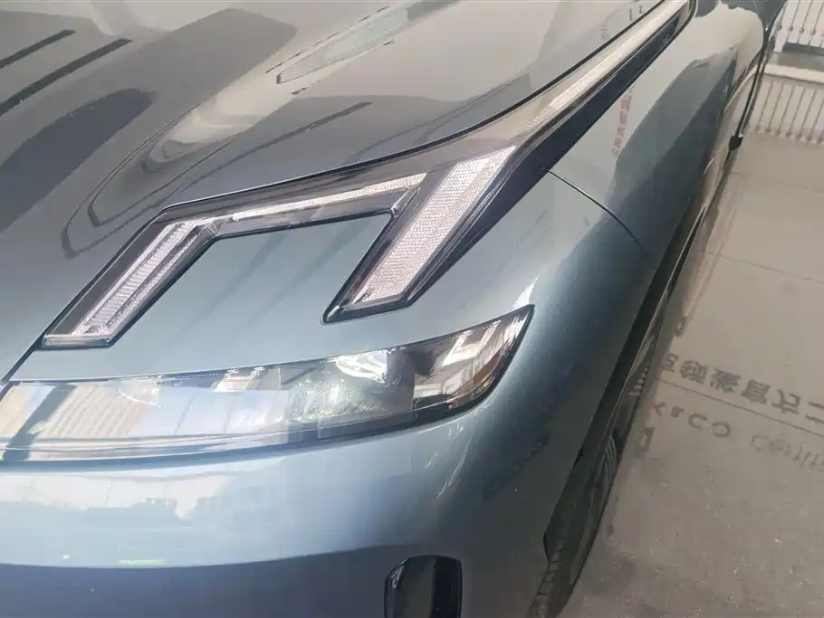 Lynk & Co 08 EM-P 2025 220km AWD Performance Halo фото 5