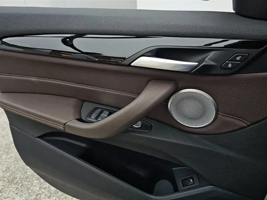 BMW X1 2021 sDrive25Li Leading фото 5