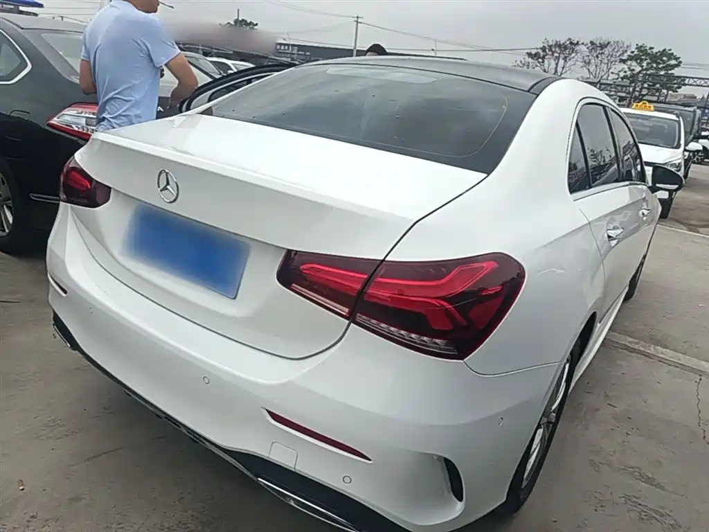 Mercedes-Benz A-Class 2019 A 200 L Sport Sedan фото 7