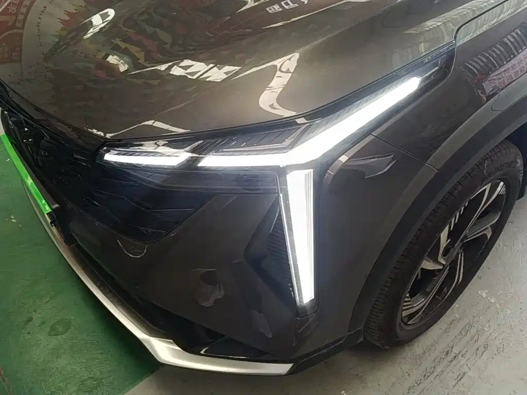 Фото 24 - Geely Atlas