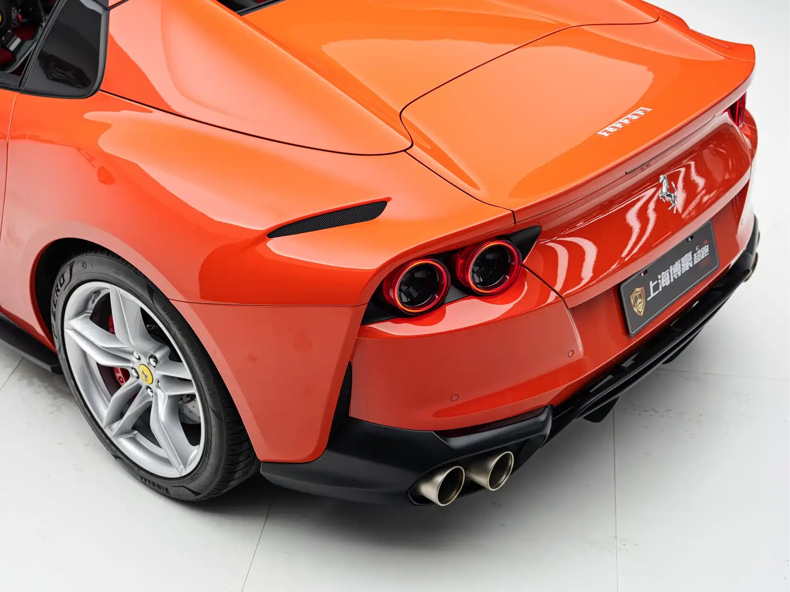 Фото 6 - Ferrari 812