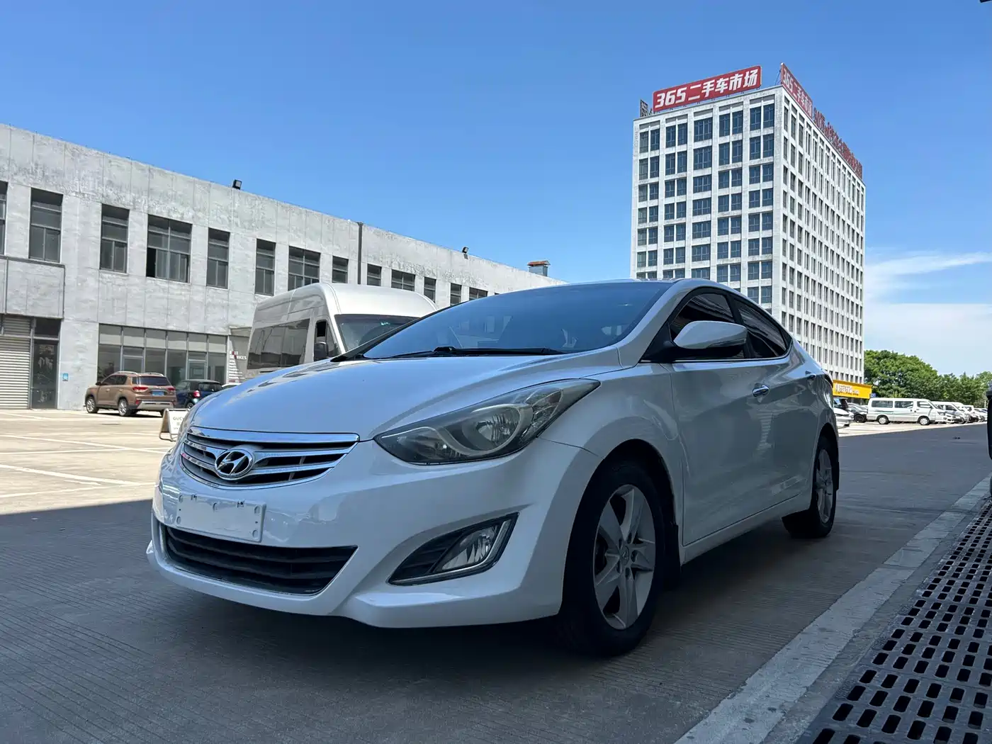 Hyundai Langdong 2013 1.6L Automatic Leading фото 2