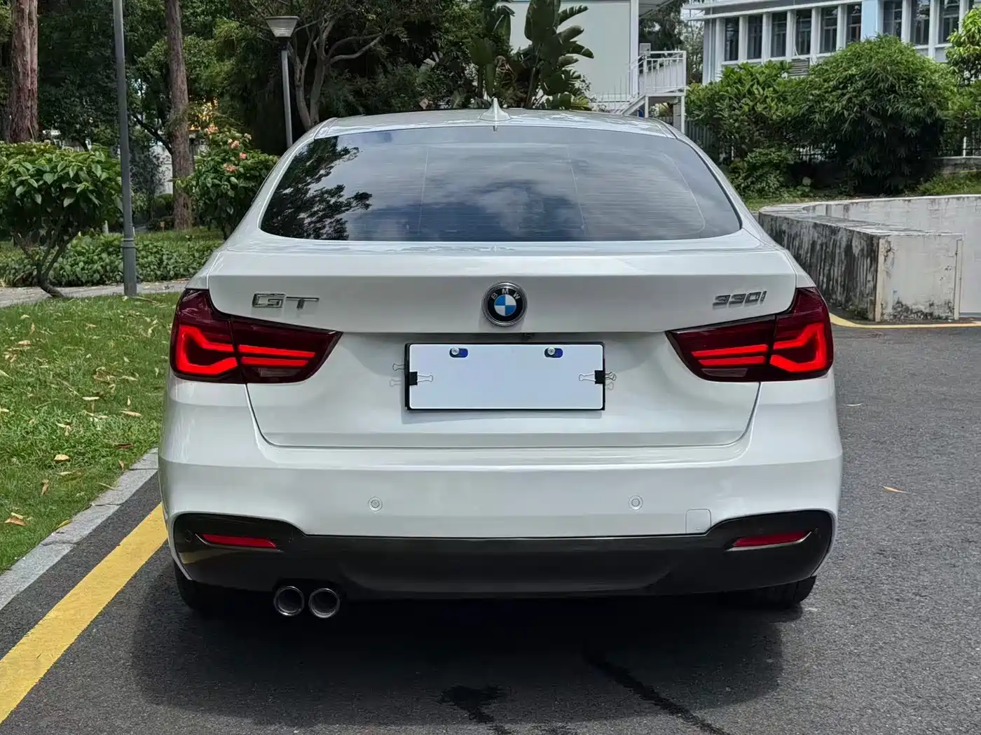 BMW 3 Series GT 2020 320i M Sport Black Night Edition фото 12