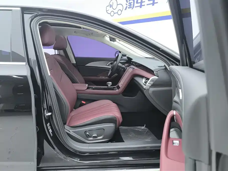 Hongqi H5 2024 1.5T DCT Smart Connect Flag Rhythm Edition фото 8