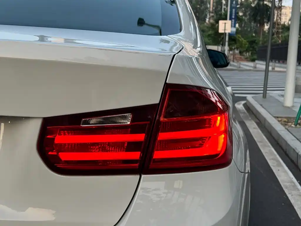 Фото 28 - BMW 3 Series