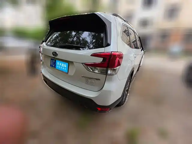 Subaru Forester 2021 2.0i Luxury Edition — фото 2