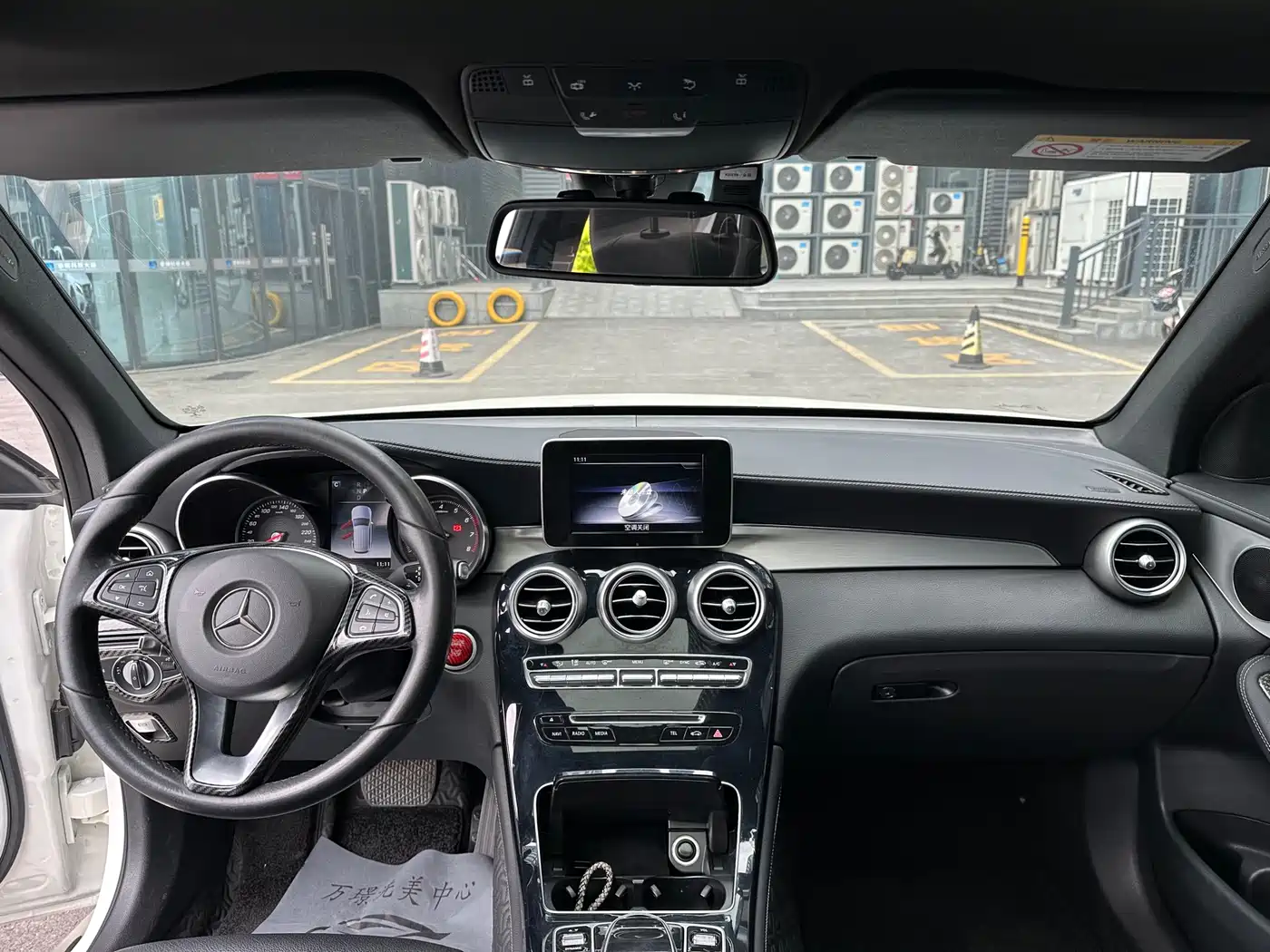Mercedes-Benz GLC 2018 GLC 200 4MATIC фото 11