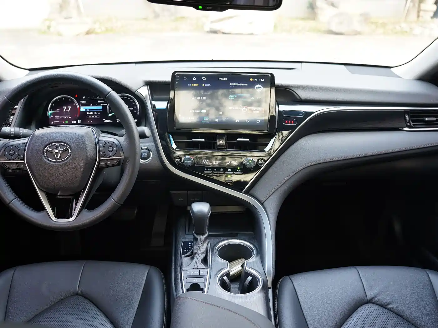 Toyota Camry 2021 2.5G Luxury Edition фото 16