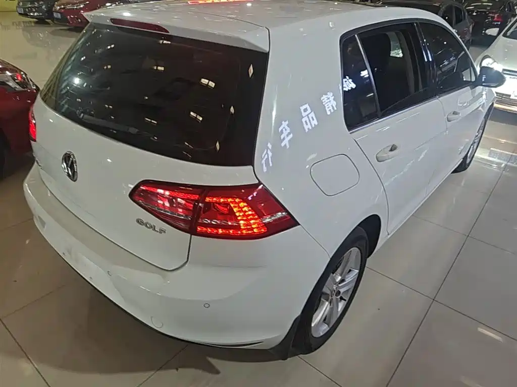 Volkswagen Golf 2015 1.6L Automatic Comfort фото 7
