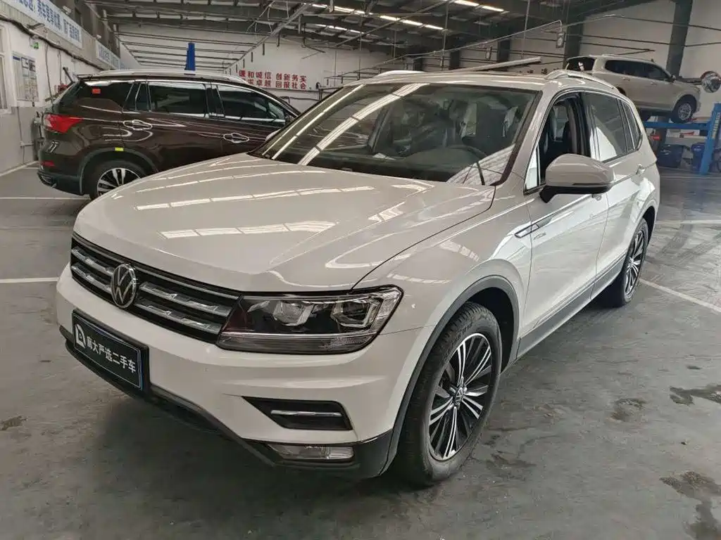 Volkswagen Tiguan L 2021 330TSI Automatic 2WD Smart фото 4