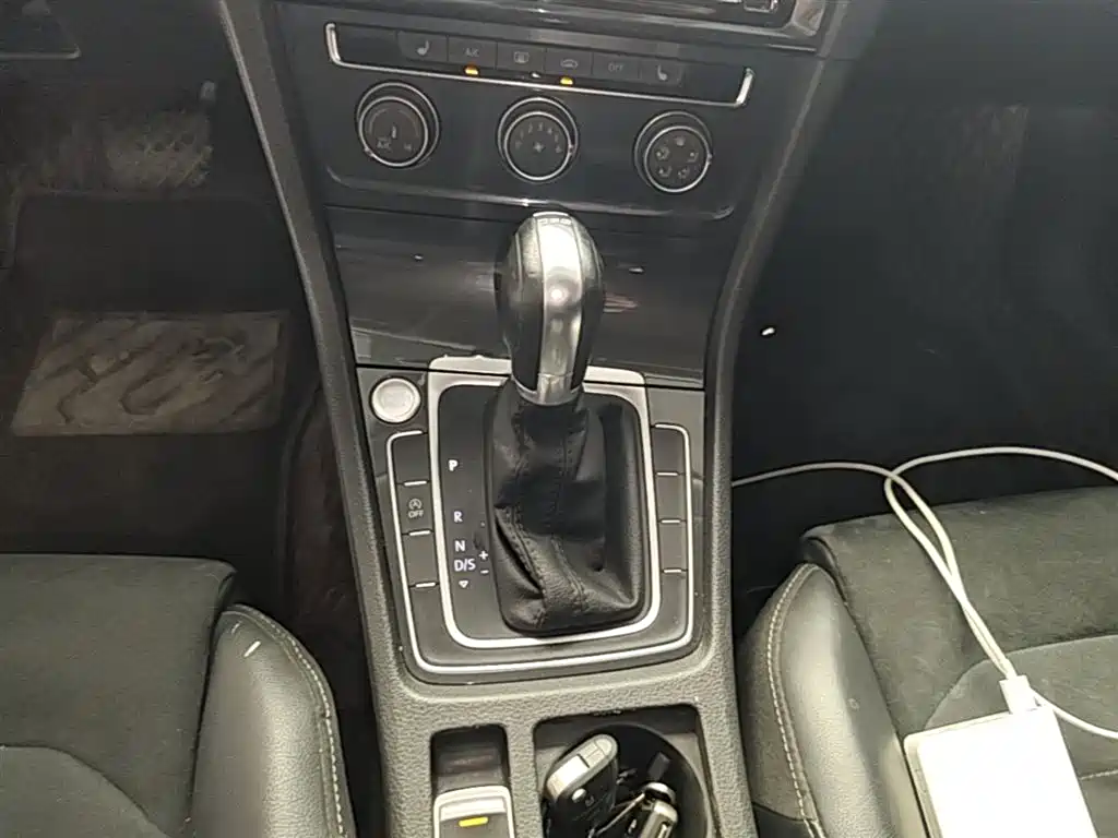 Volkswagen Golf 2019 280TSI DSG Luxury China VI фото 14