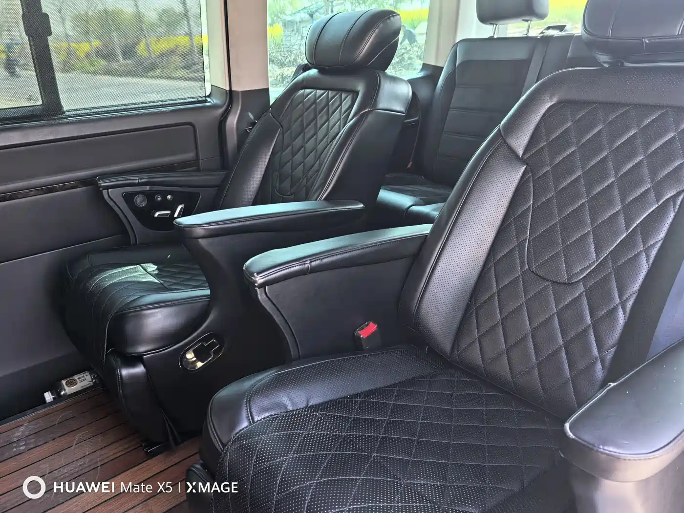 Volkswagen Multivan 2017 2.0TSI 2WD Luxury 7-Seater фото 5